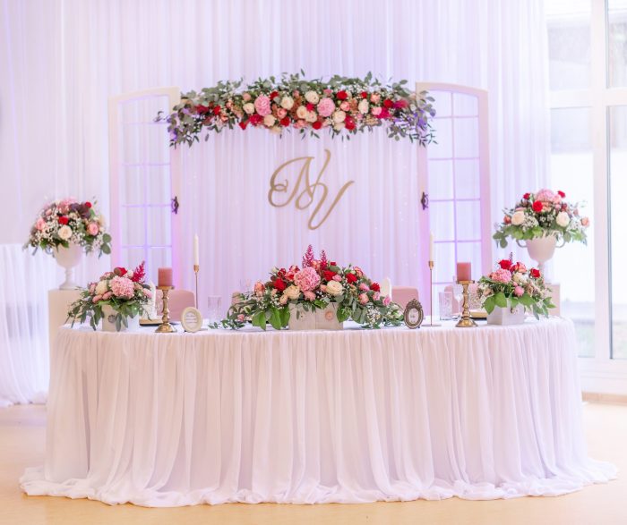 Tischdekoration für Brauttisch von Vollverliebt Eventdesign