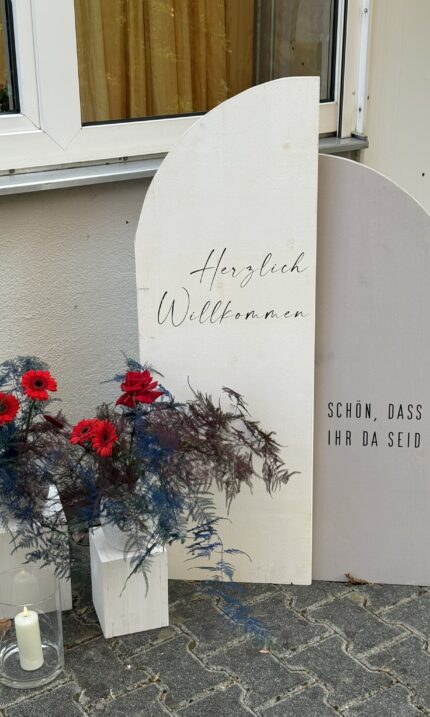 Willkommensschild Bogen